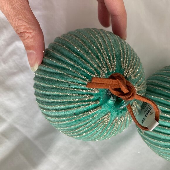 NWT Blue Green Glass Christmas Ornaments – Set of 4 (Aqua, Corrugated, Glitter) - Picture 3 of 4